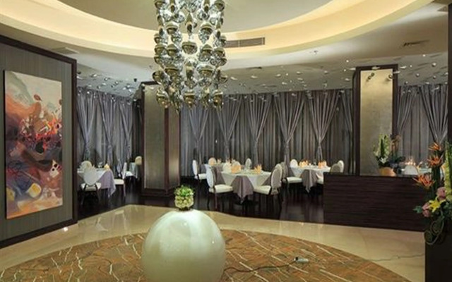 Le Parker International Hotel
