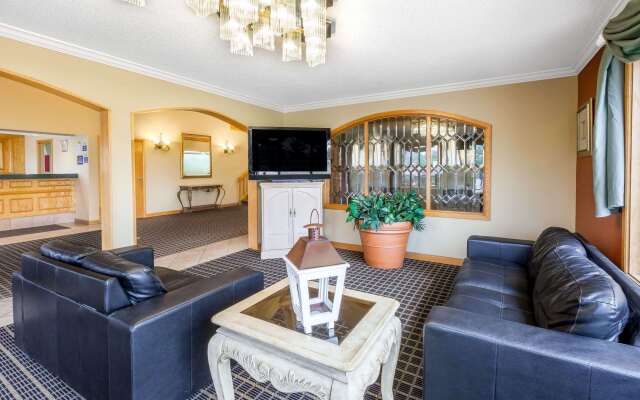 Days Inn and Suites Kalamazoo