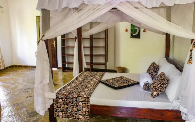 5-bedroom Villa - 3 Mins Walk To The Beach
