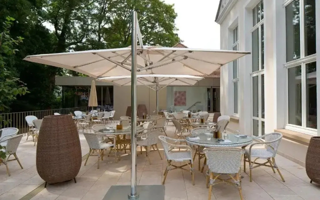 LA Maison Hotel
