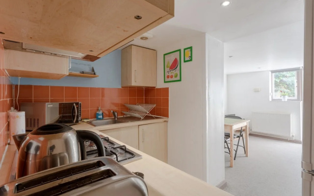 1 Bedroom Camden Apartment With Patio