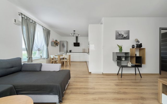 Family Apartment Wrocław by Renters