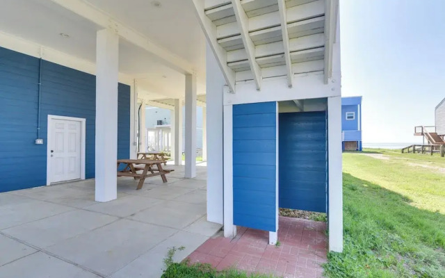 Modern Galveston Vacation Rental: Steps to Beach!