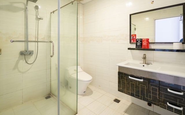 RedDoorz Near Tan Dinh Market 3 – Bathroom – Ho Chi Minh City