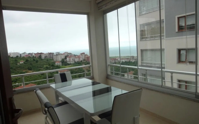 Luxerious Three Bedroom Apartment