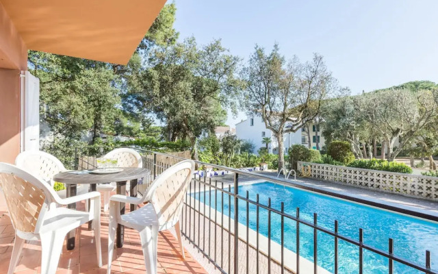 Simply Furnished Apartment With Shared Pool in Llafranc