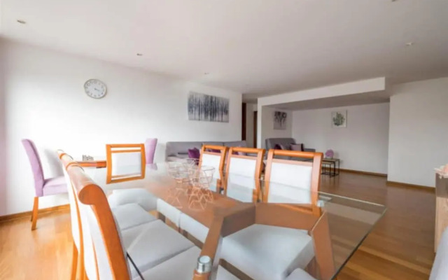 Charming Spacious Apt w City Ocean Views