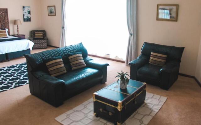 River Bird Guest House