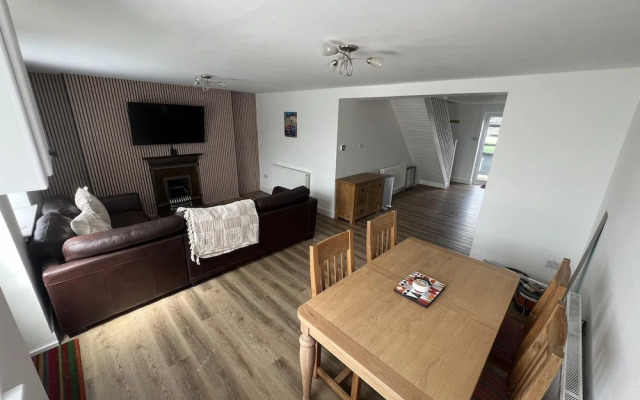 Tydfil Retreat - 3 Bedroom Cozy House
