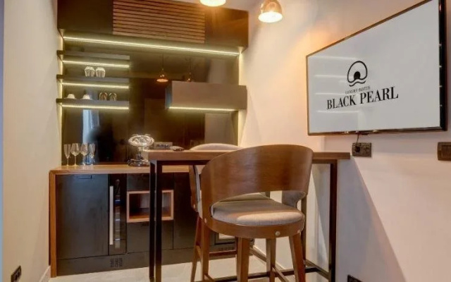 Black Pearl Luxury Suites