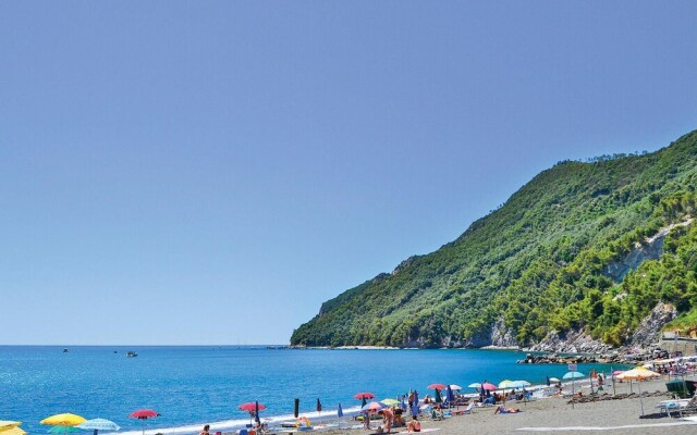 Amazing Home in Lavagna With Wifi and 1 Bedrooms