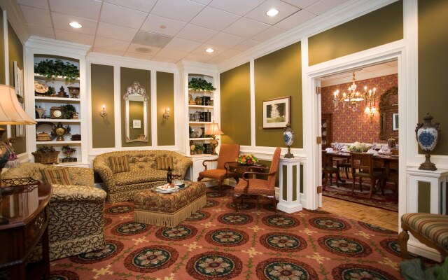 Hotel Roanoke & Conference Ctr, Curio Collection by Hilton