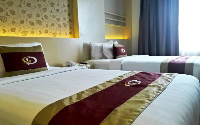 Grand Parama Hotel