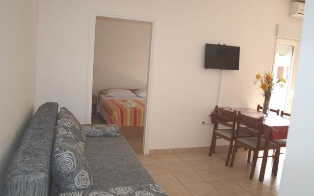 Cosy Apartment in Zadar With Balcony