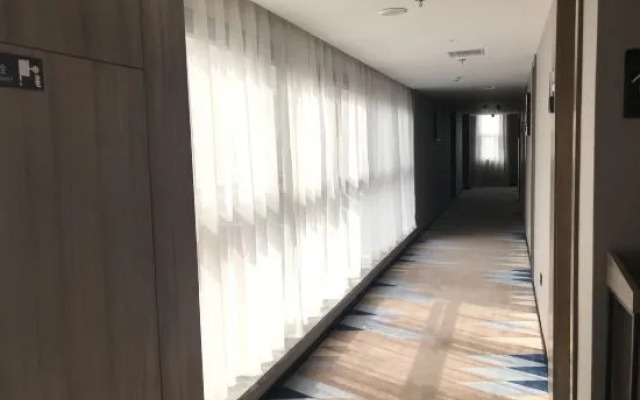 Wuhan Bilang Jia Hotel (Optics Valley Financial Gangbei Subway Station)