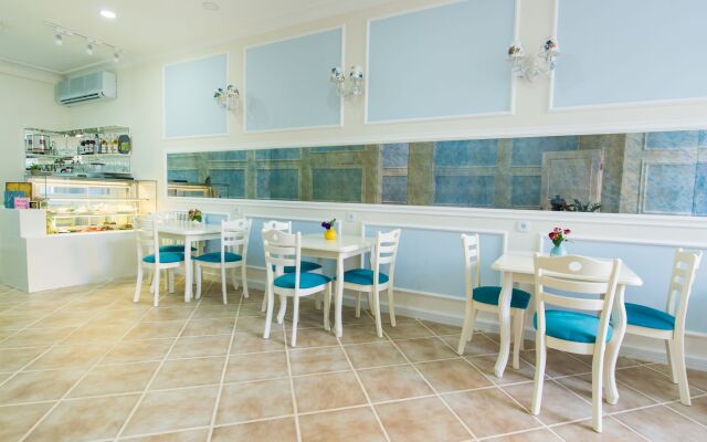 Two Seasons Boutique Hotel