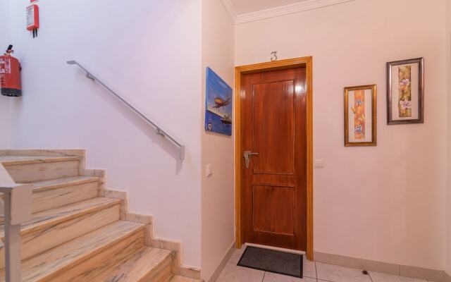 Faro Airport Flat 3 by Homing