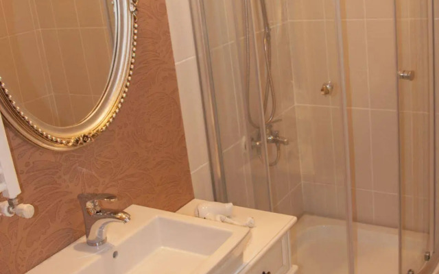 Room Room Boutique Hotel