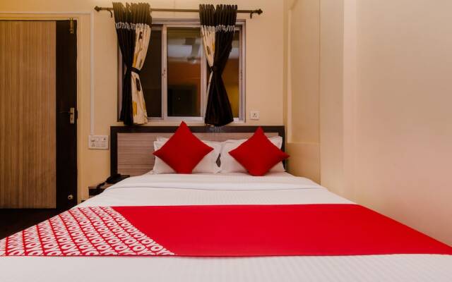 OYO 26206 Hotel Paras