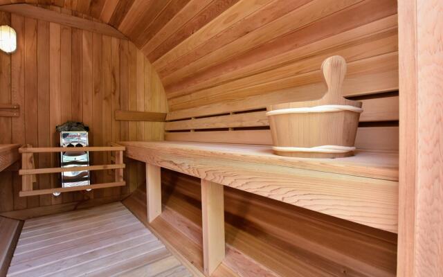 Luxury house in South Limburg with bubble bath and sauna