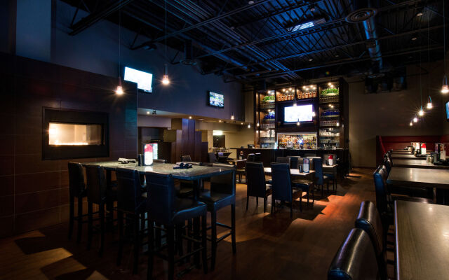 Clarion Hotel & Suites