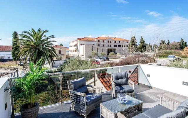 Luxurious Apartment in Zadar With Garden