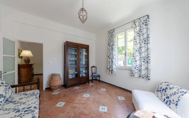 ALTIDO Pretty House in Vernazza Middle Apartment