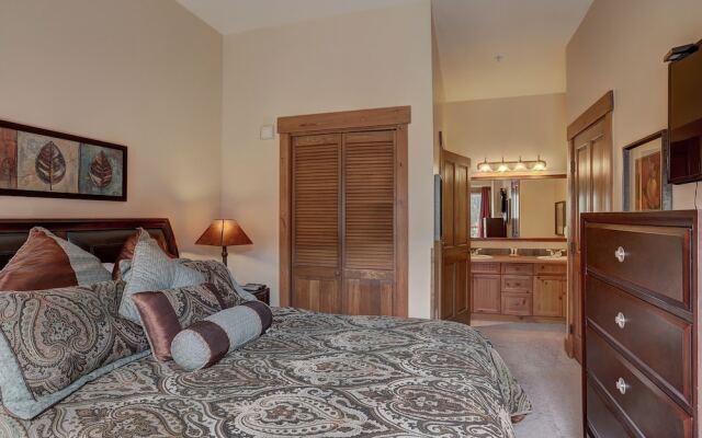 8912 The Springs 3 Bedroom Condo by RedAwning