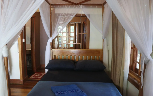 Tree House Bungalows Resort
