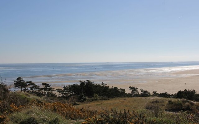 Modern Cabin Near Sea in Oosterend Terschelling