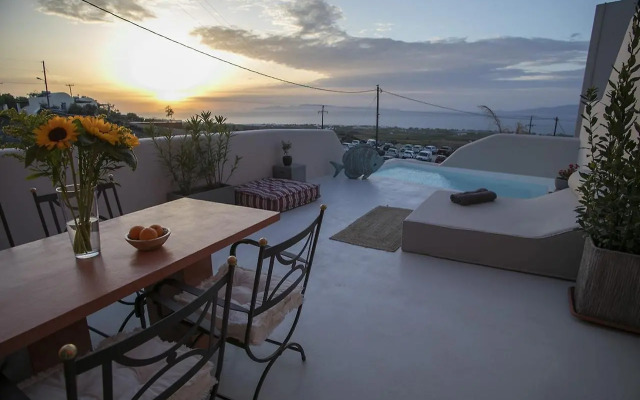 Pink Freud Villas Santorini