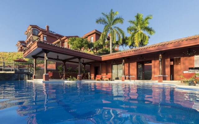 Peek-a-Boo Ocean view Condo at Reserva Conchal