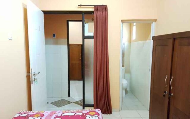 Comfort Room At Palapa E5 Guesthouse Malang
