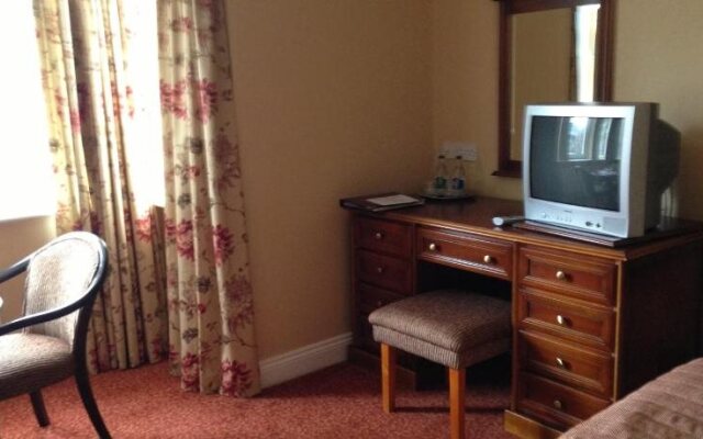 Killarney Lodge