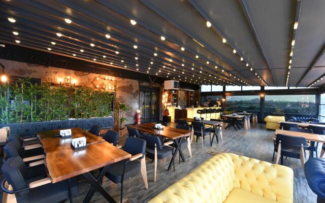 D'Lux Boutique Hotel