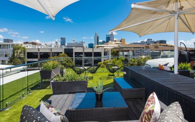 Restful Room in the City With Rooftop Terrace