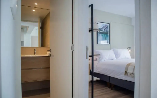 Majestic 2BR With Modern Pool in Miraflores