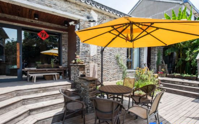 Suzhou Yangcheng Lake and the accompanying courtyard homestay