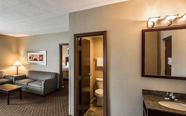 Oakfield Hotel & Suites, Ascend Hotel Collection
