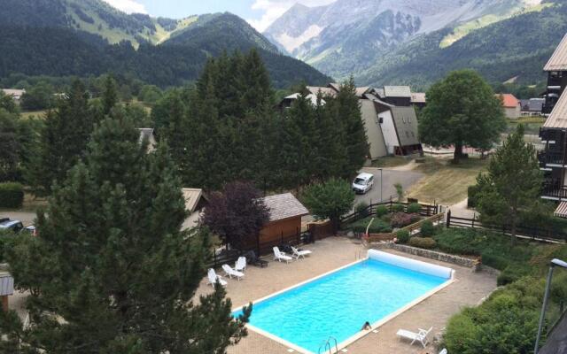 Duplex 3 pièces. Pieds des pistes et balcon!