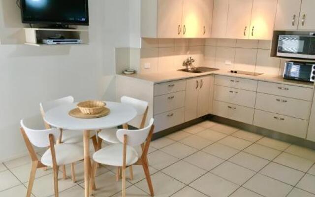 Cranbourne Court Unit 7