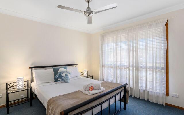 Dolphin Sands Holiday Villas