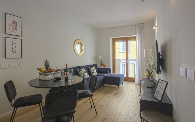 Milan Chic Luxury Apartments-hosted by Sweetstay