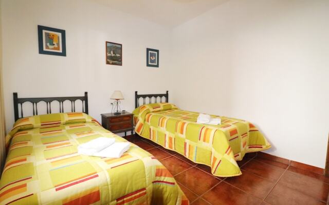 1143 Villa Serymar
