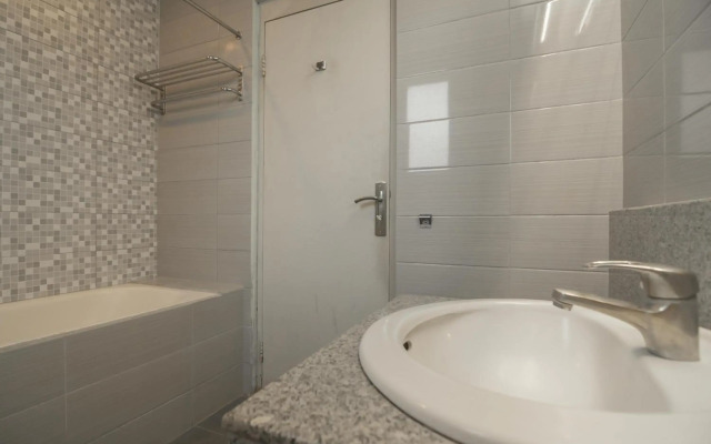 RedDoorz Plus near Kampung Gajah 3