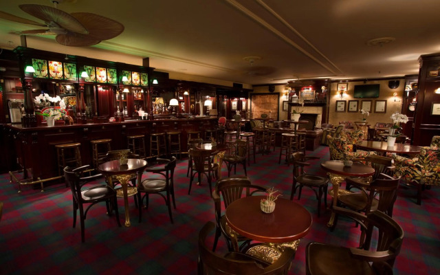 Le Chateau Lambousa Hotel