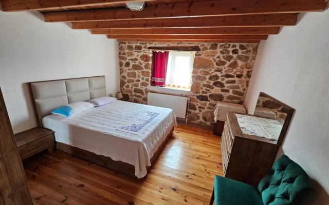 Tepeboz Stone House Karaburun