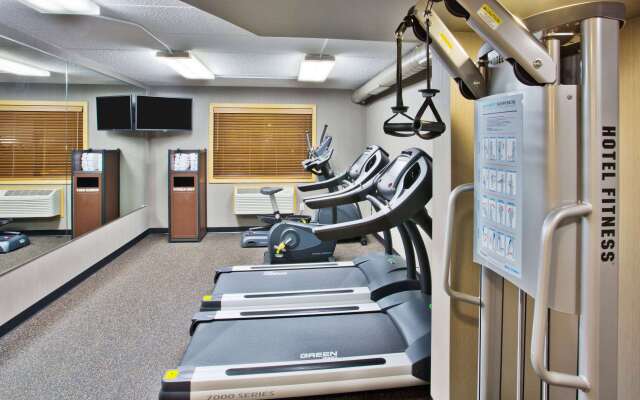 AmericInn by Wyndham Grand Forks