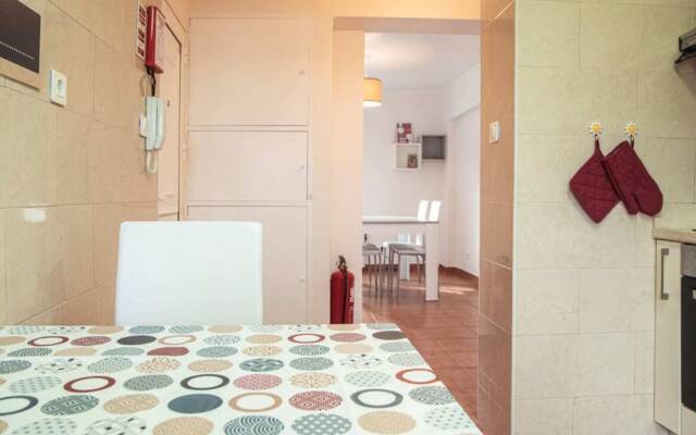 Peaceful and Serene 3 Bedroom Apartment in Lisbon