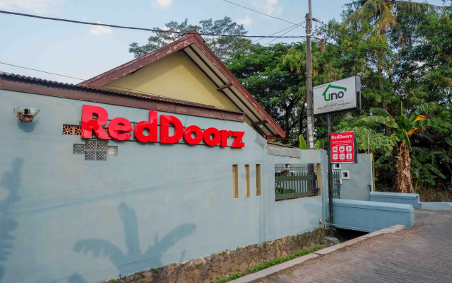 RedDoorz near Institut Pertanian Yogyakarta